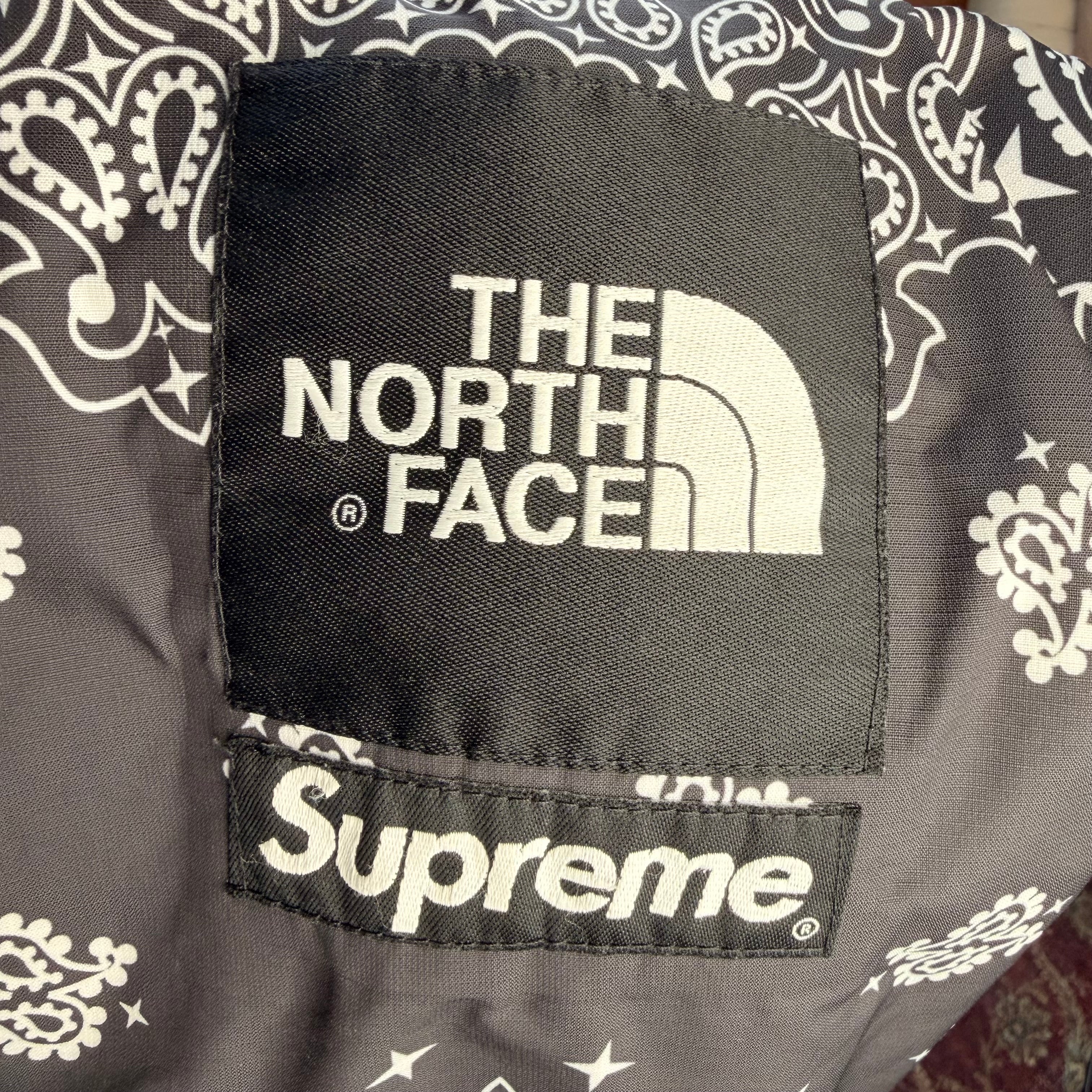 Supreme x The North Face Jacket - L