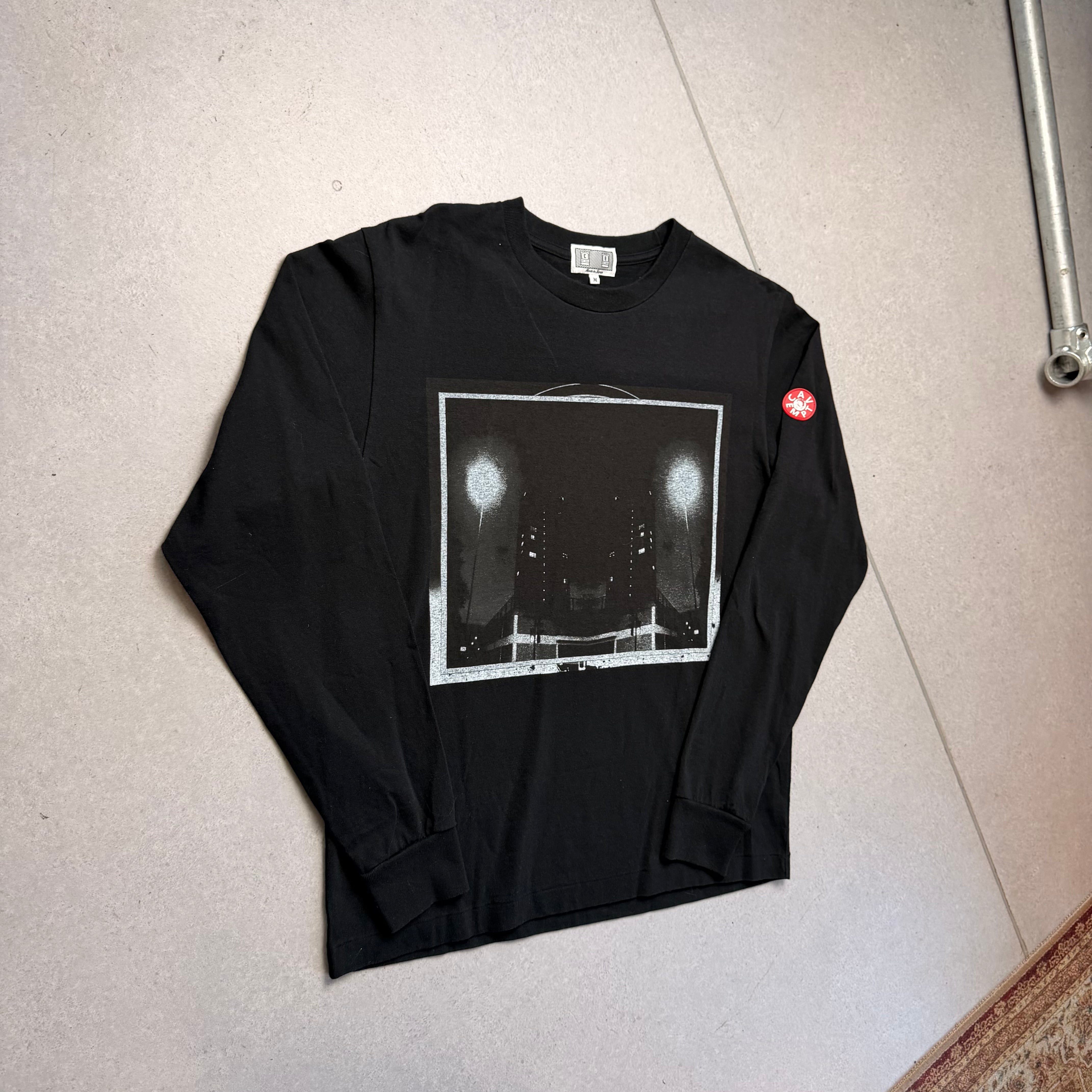 Image - M