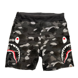 A Bathing Ape (BAPE) Shorts - Camo - M