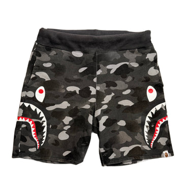 A Bathing Ape (BAPE) Shorts - Camo - M