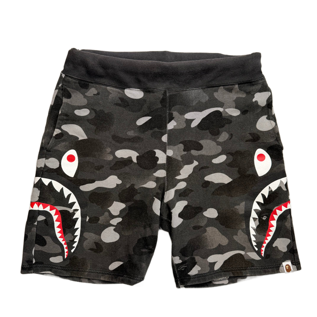 A Bathing Ape (BAPE) Shorts - Camo - M