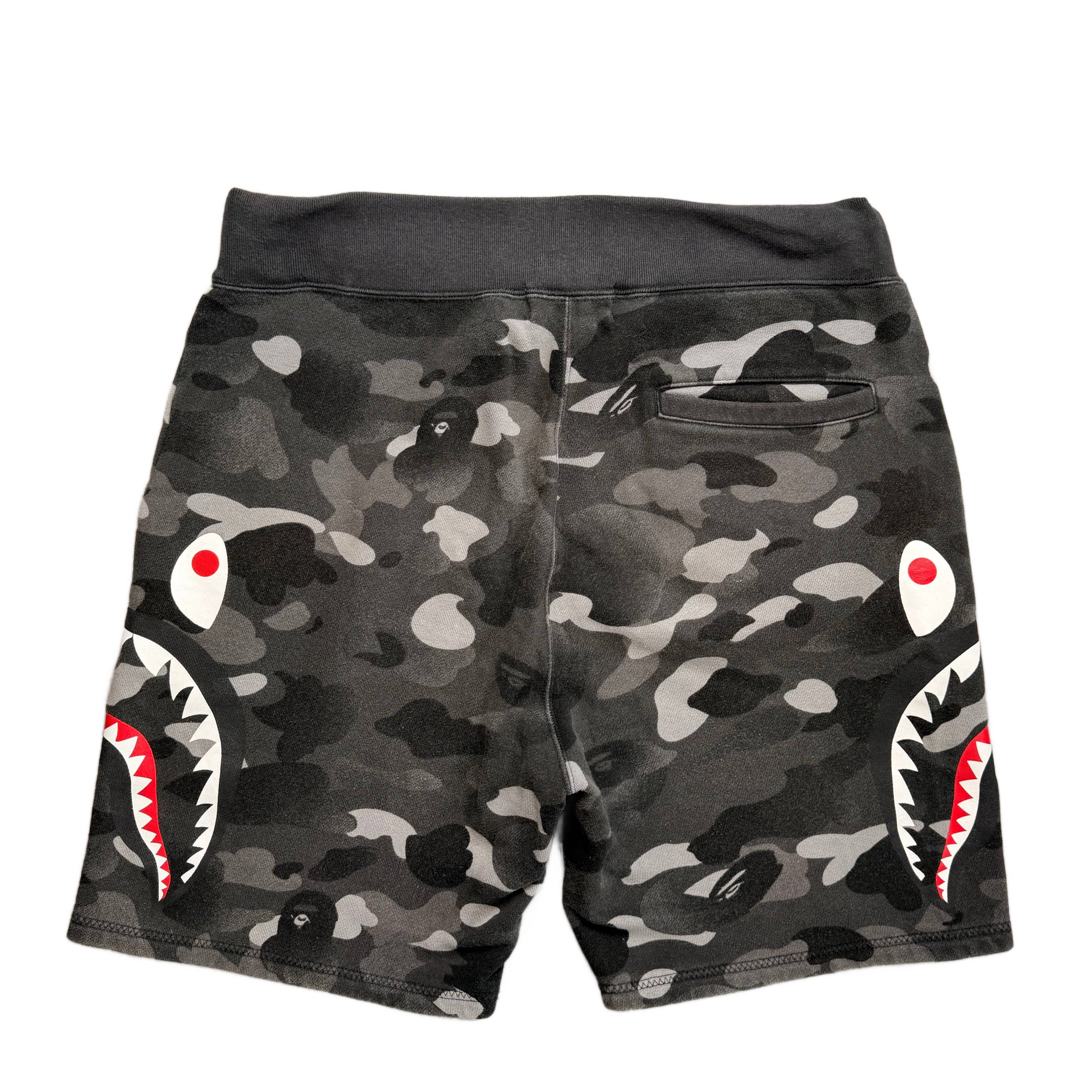 A Bathing Ape (BAPE) Shorts - Camo - M