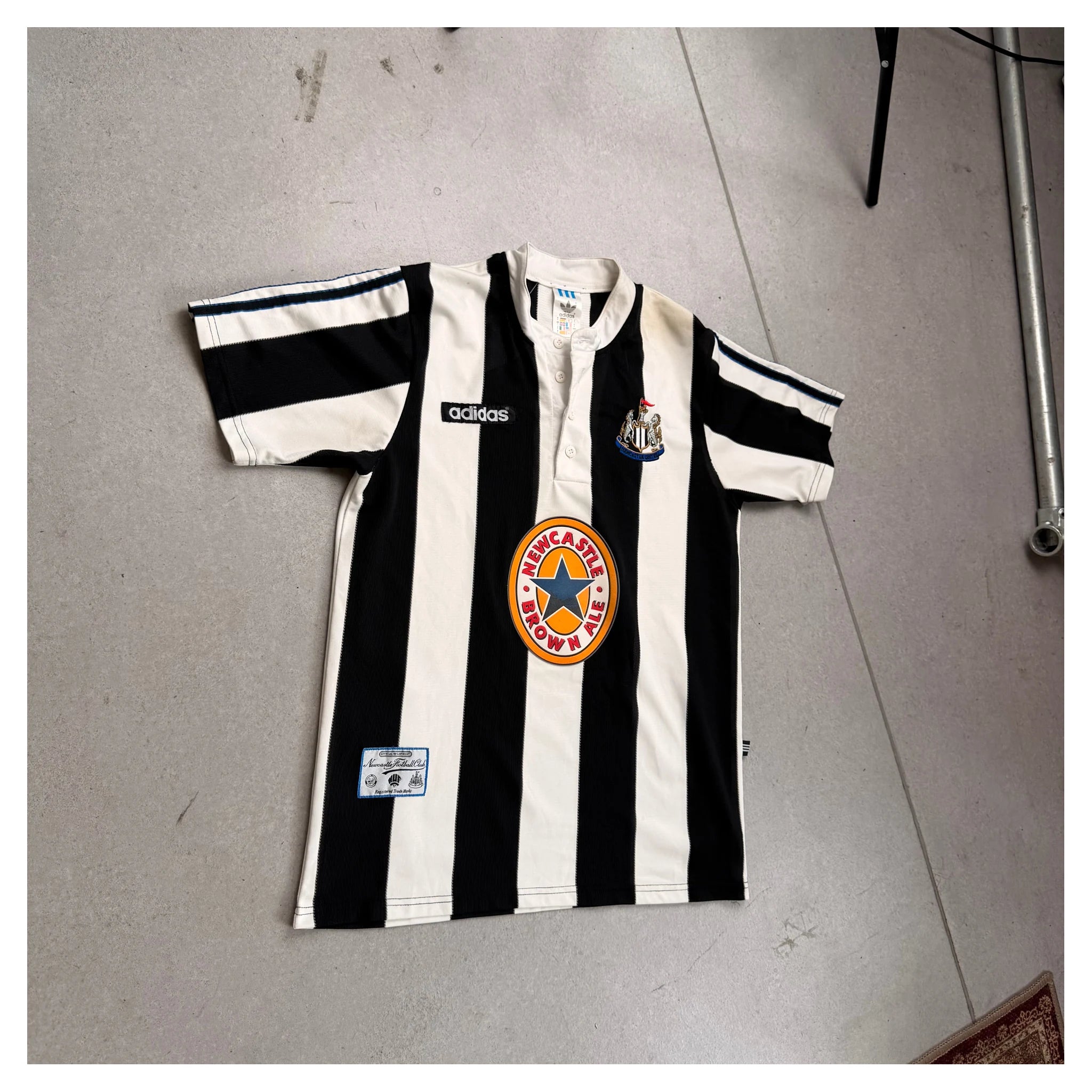 1995-96 Newcastle United Home Shearer Shirt - L