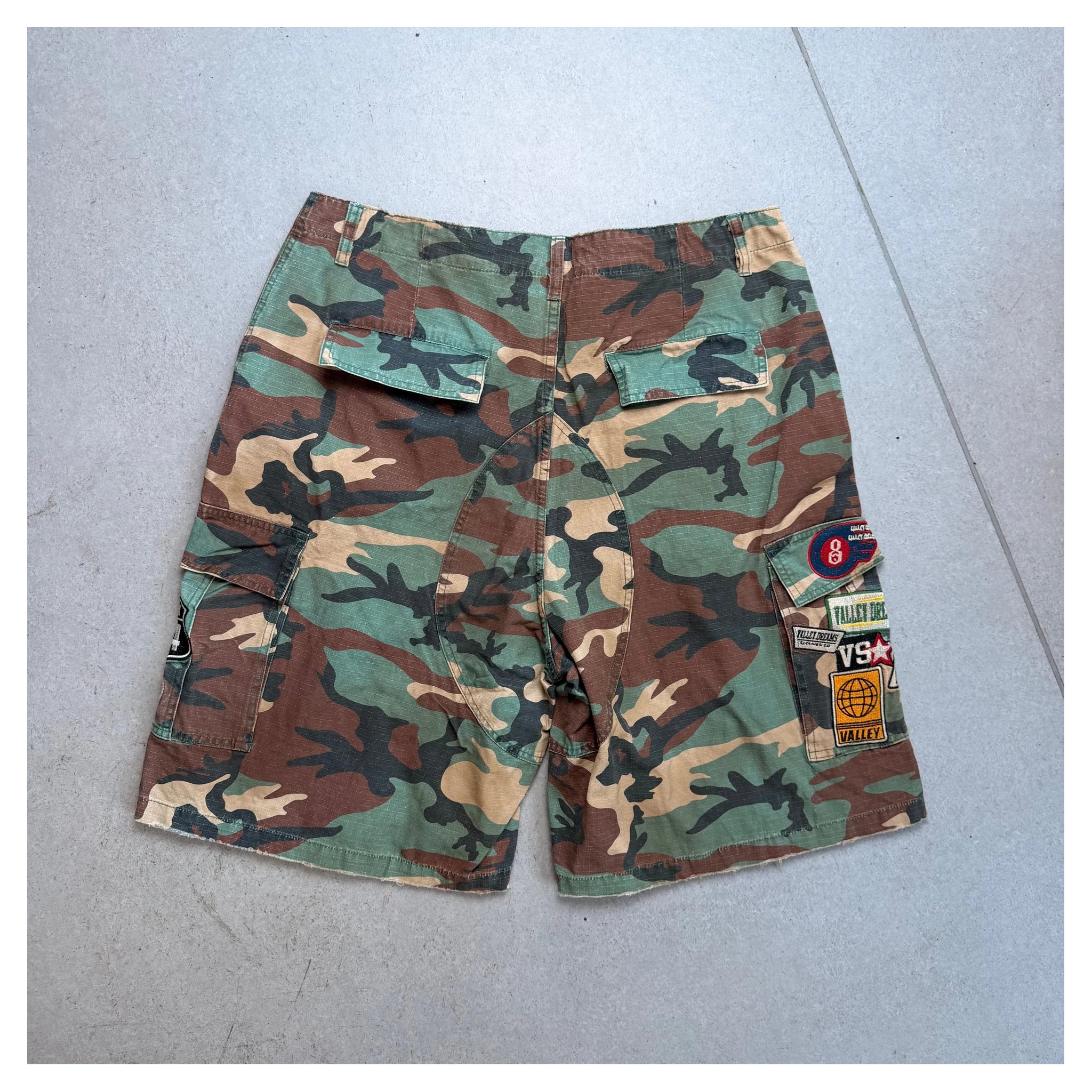 Valley Dreams Shorts - Camo - 34